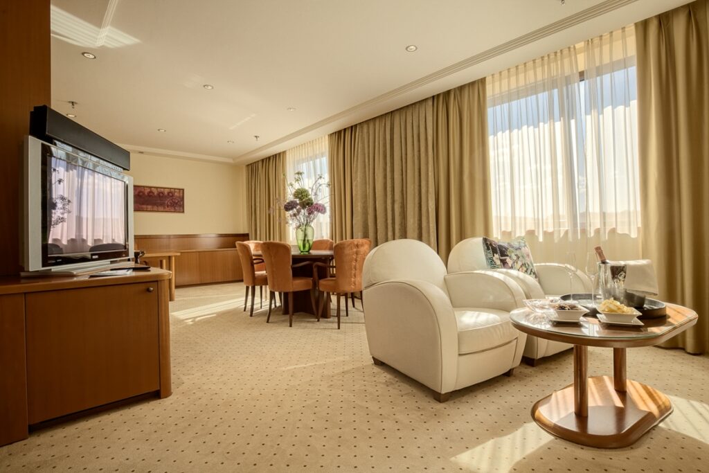 A modern hotel room at Perla