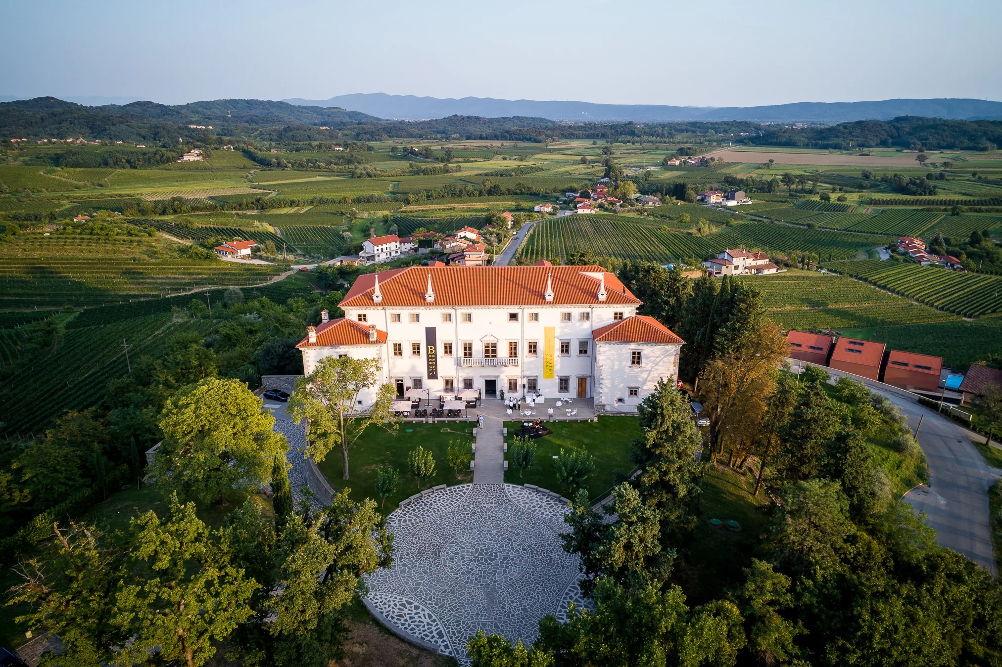 Vipolže Castle & Vineyard